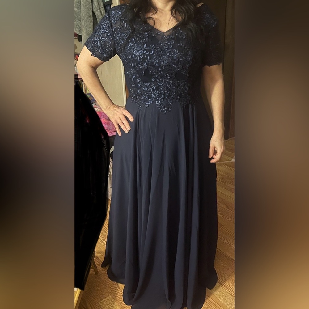 Dress Tea Length Lace Appliques V Neck Navy Blue Chiffon Short Sleeves sz 10 NEW